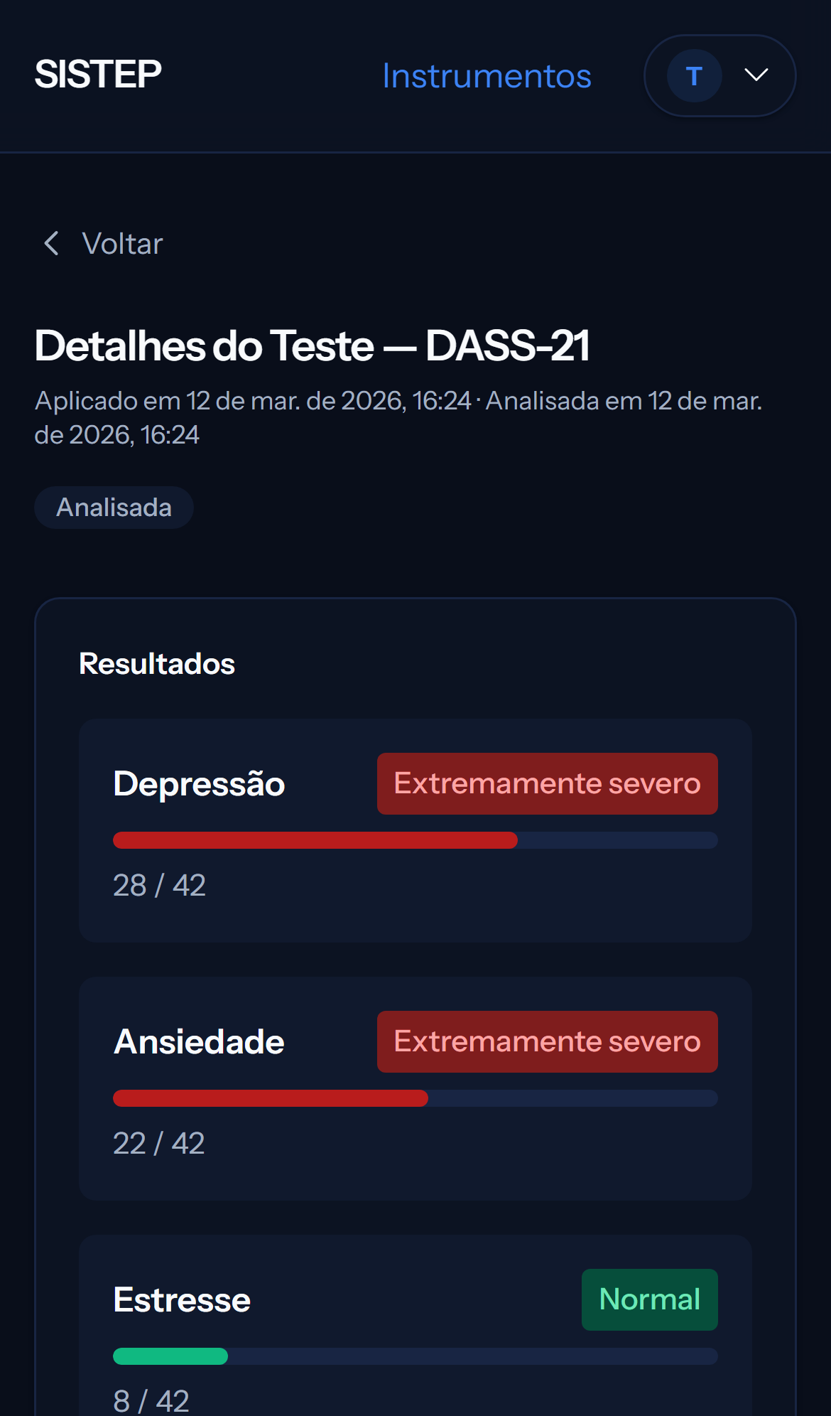 Tela mobile escura com detalhes de submissão