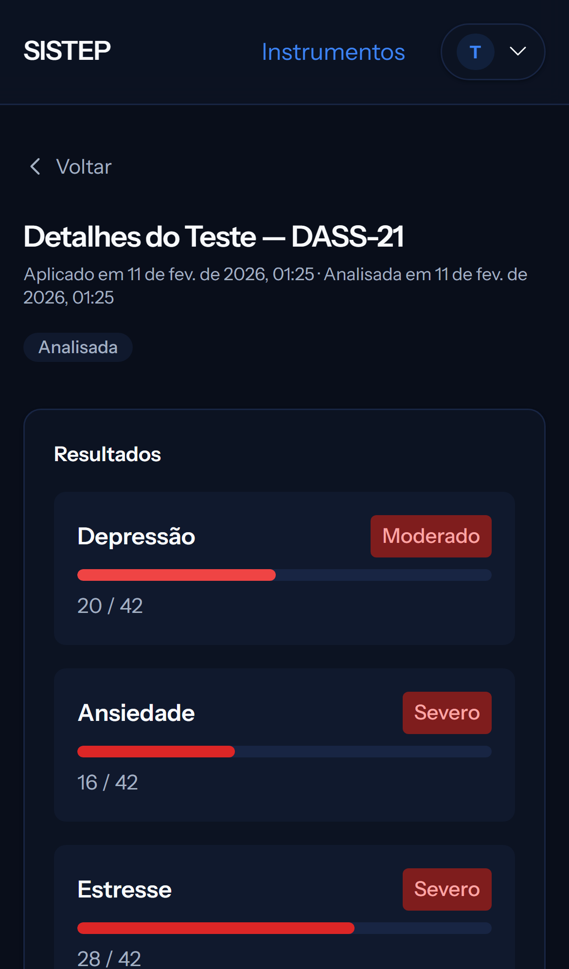 Tela mobile escura com detalhes de submissão