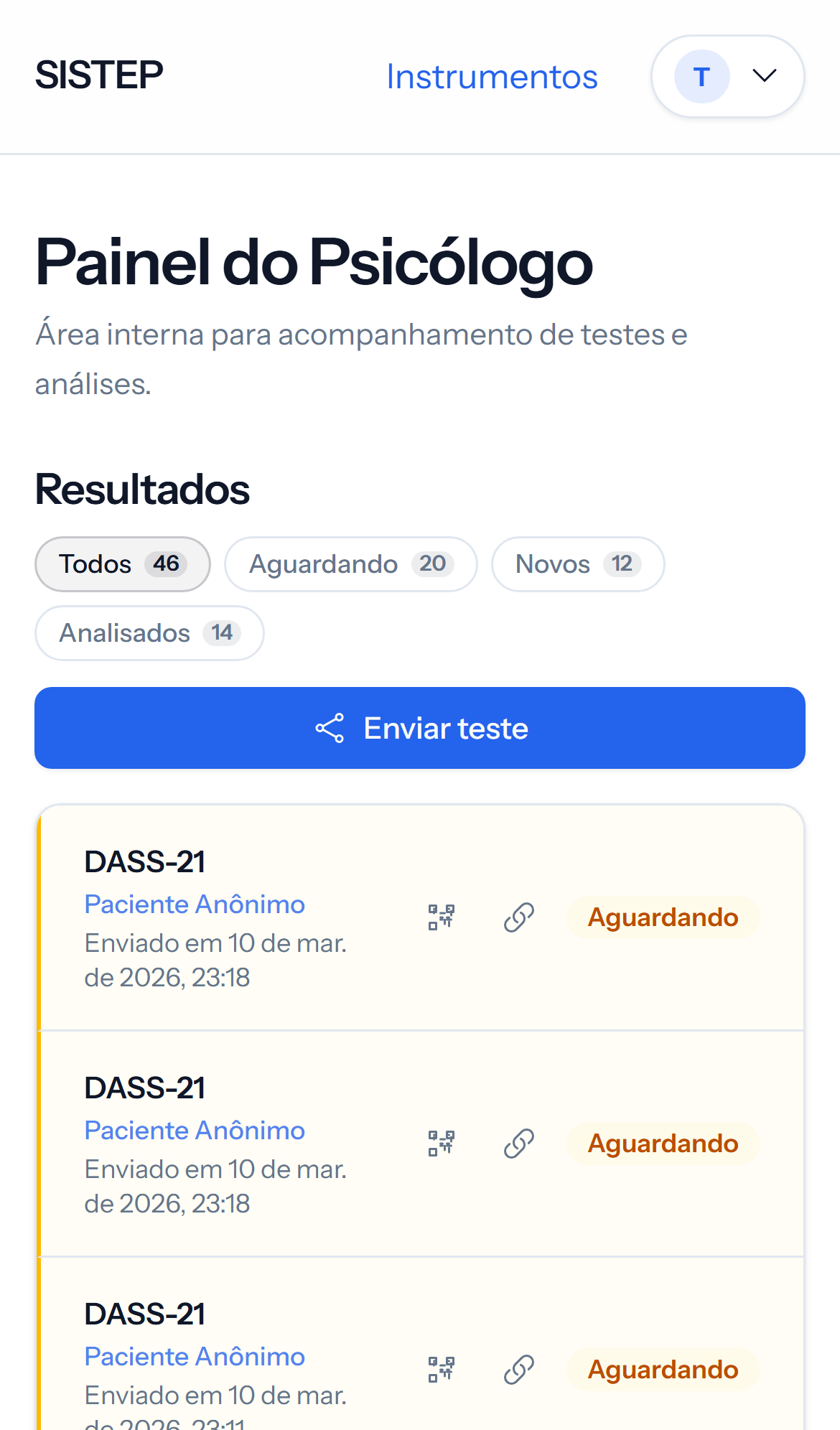 Tela mobile clara do painel com lista de submissões