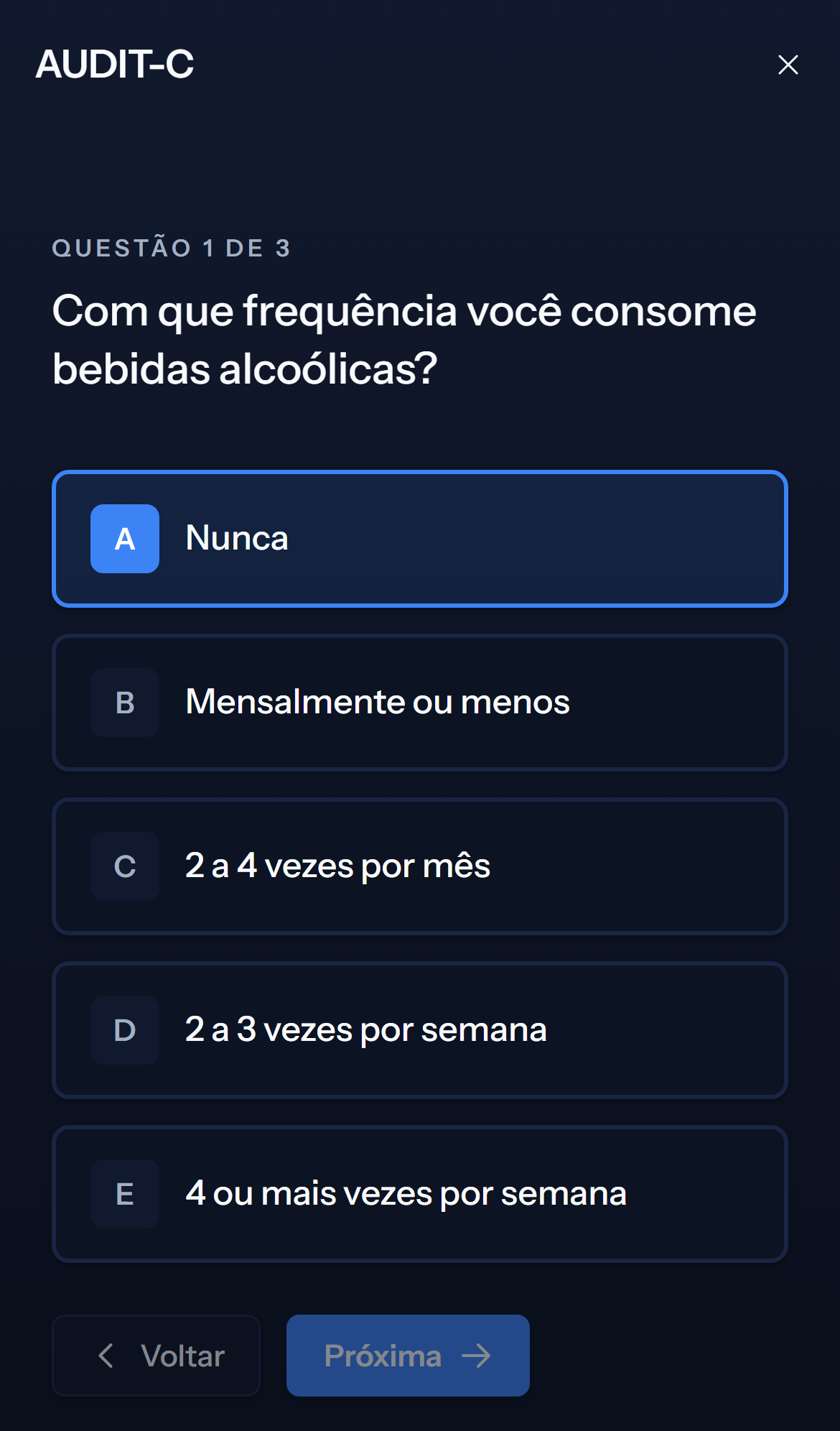 Tela mobile escura de pergunta do teste AUDIT-C