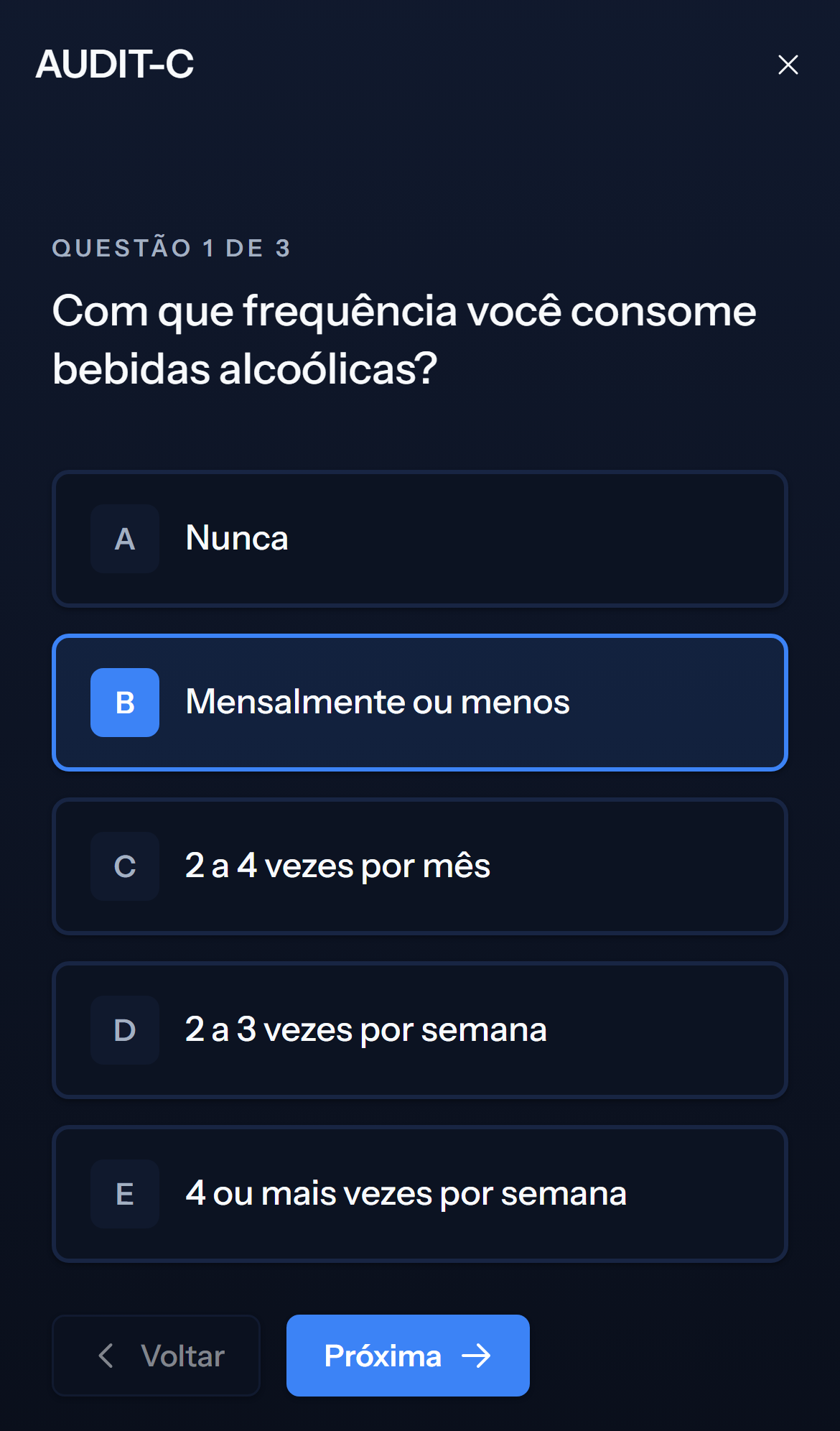 Tela mobile escura de pergunta do teste AUDIT-C